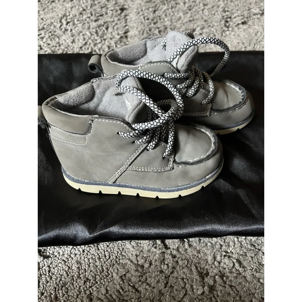Oshkosh Bgosh Toddler Shoes Size 7 - Picture 1 of 5